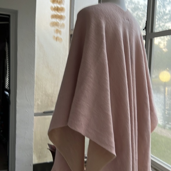 NWT Marcus Adler NY fringed shawl/wrap - Picture 3 of 7